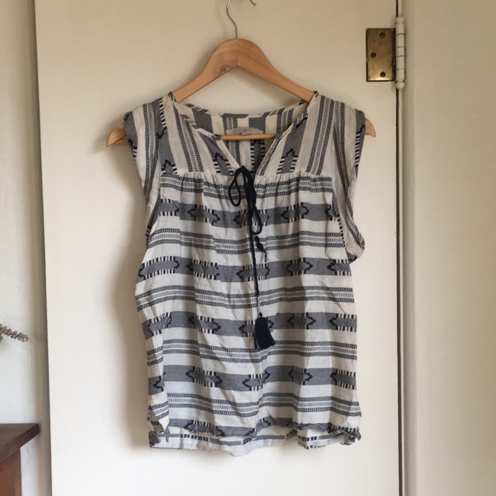 Short sleeve embroidered blouse
